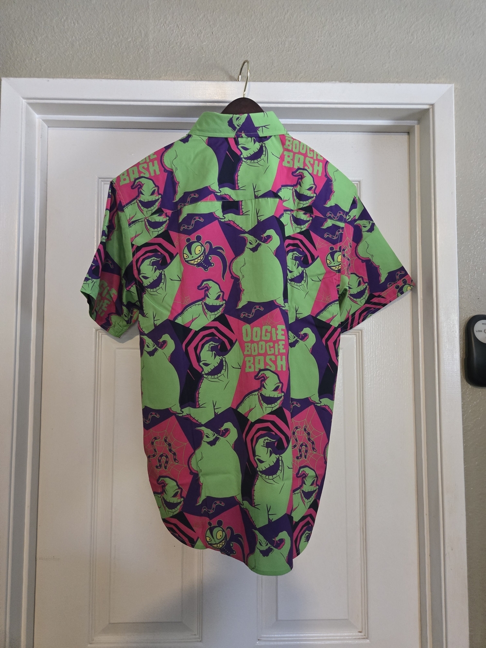 Disney Oogie Boogie Bash Halloween Men’s Button-Up Shirt Rare!!! NWT - Picture 2 of 6